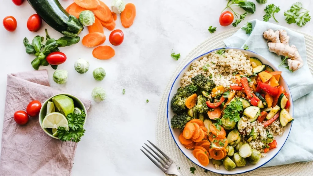 Healthy vegetable salad, a lifestyle choice that can support a healthier back