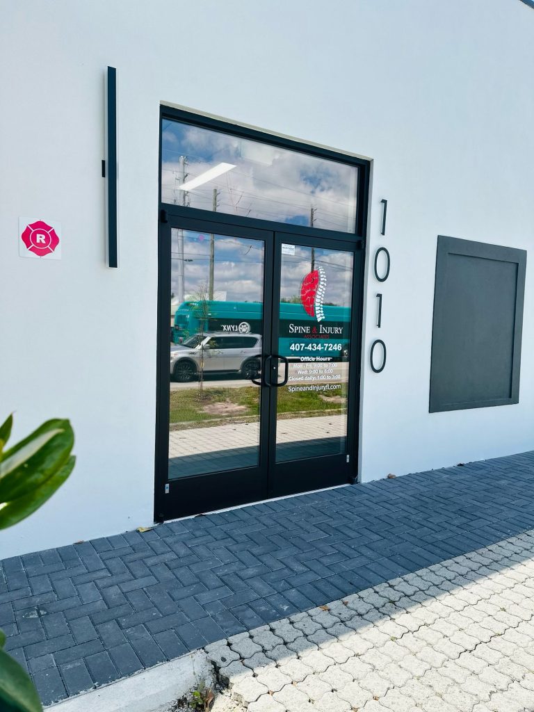 Front entrance of the Kissimmee chiropractic clinic
